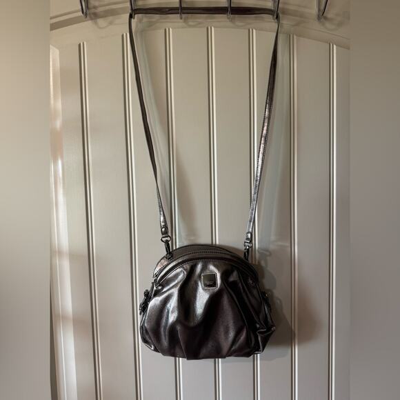 VERA WANG 🩶 NEW Metallic Silver Clutch & Crossbody Bag - Picture 5 of 17